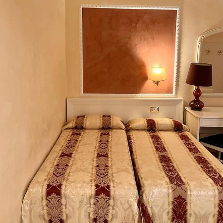 Hotel Erdarelli โรม ภายนอก รูปภาพ
