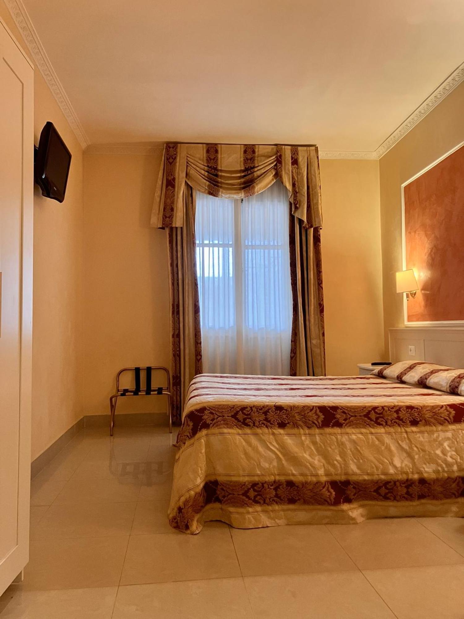 Hotel Erdarelli โรม ภายนอก รูปภาพ